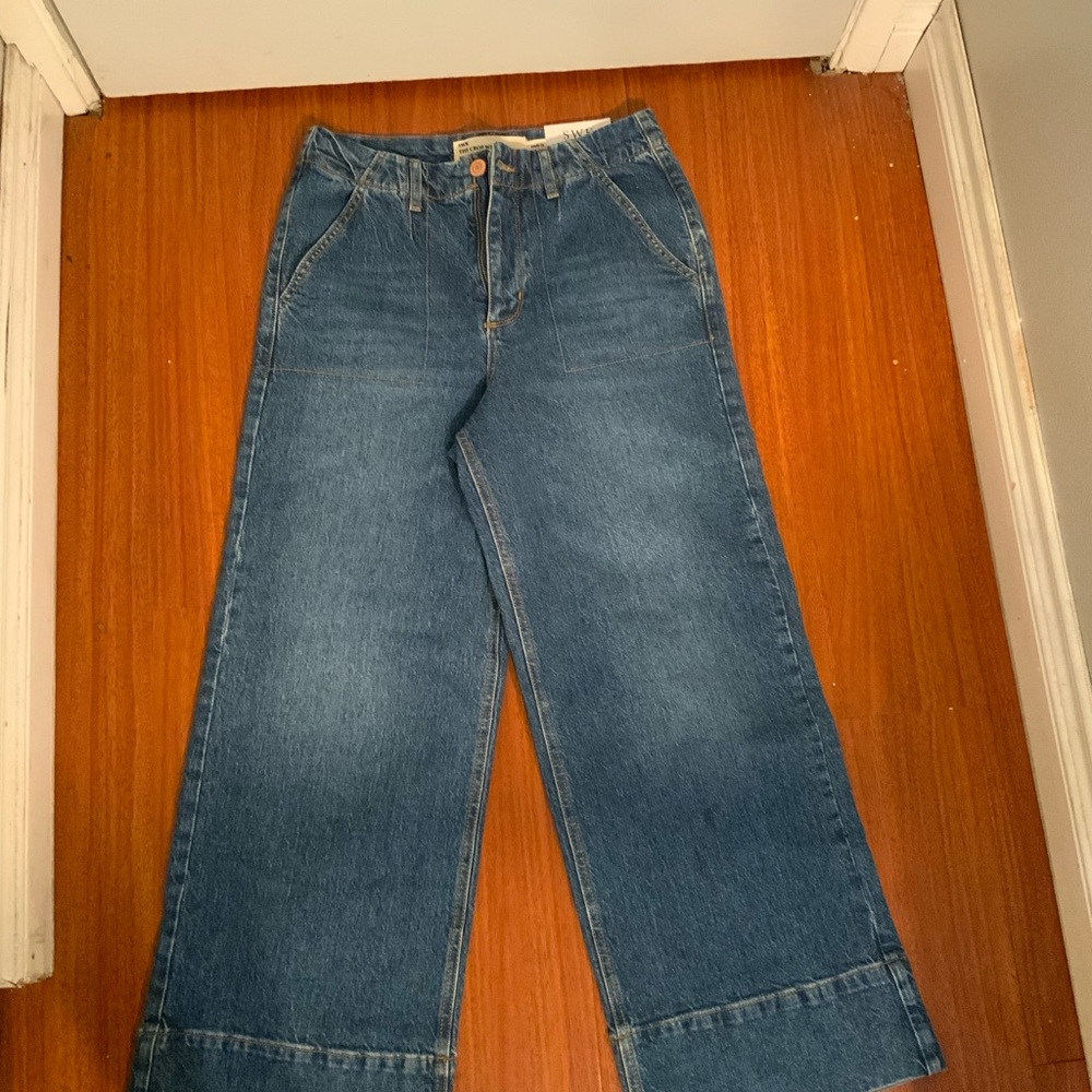 Stylish Denim Wide-Leg Jeans